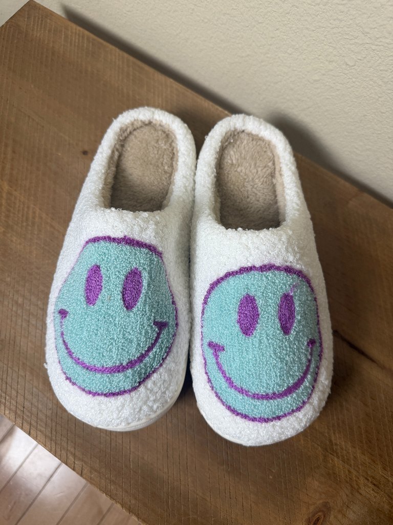 Nordic Peace Happy Face Slippers Super Soft Smiley Size 41-42 Men's 8.5 — image 2 of 8
